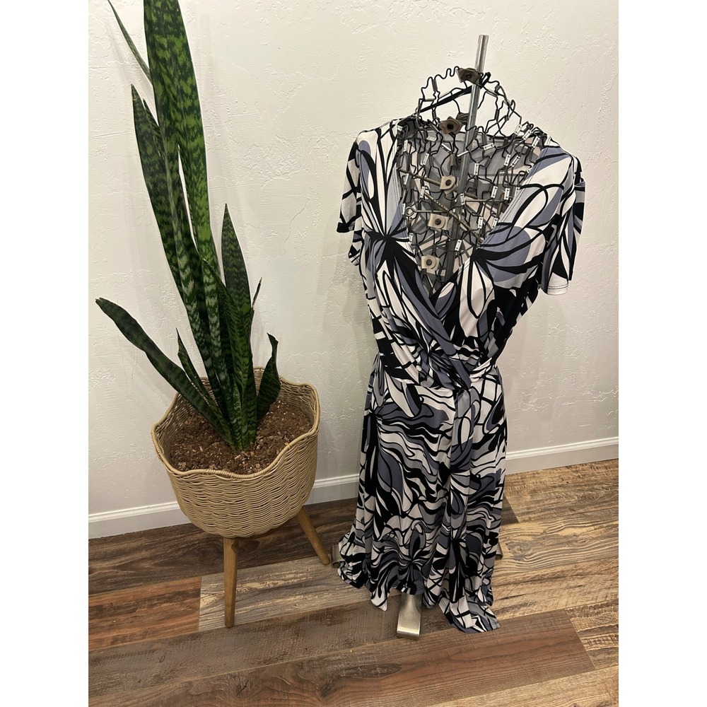 Dressbarn Faux Wrap Dress Womens Black White Grey Floral Abstract V-Neck Midi